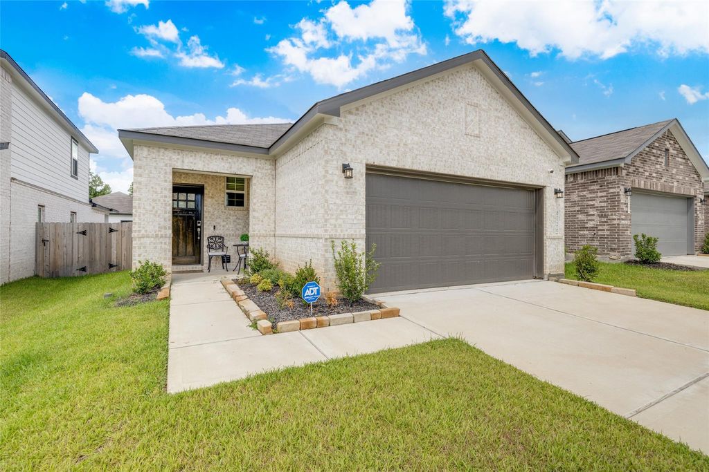 8026 Peppercorn Street, Magnolia, TX 77354