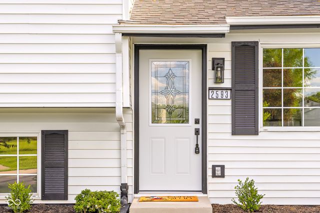 2593 Chaucer Drive, Columbus, IN 47201