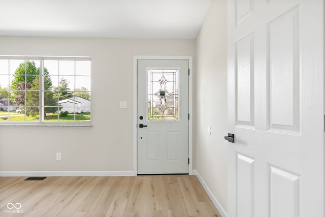 2593 Chaucer Drive, Columbus, IN 47201