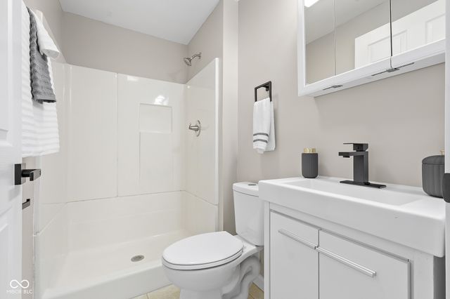 2593 Chaucer Drive, Columbus, IN 47201
