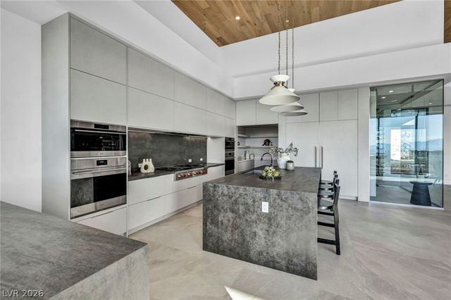 8 Cloudloft Court, Henderson, NV 89012