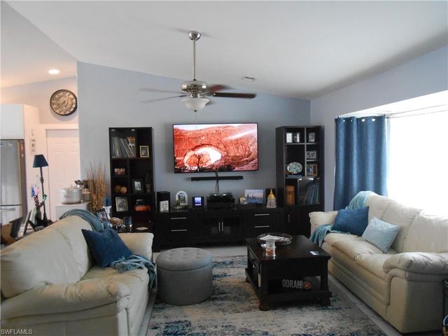 222 Ground Dove CIR, Lehigh Acres, FL 33936