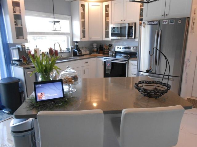 222 Ground Dove CIR, Lehigh Acres, FL 33936
