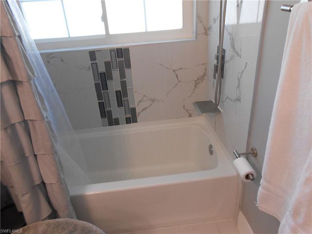 222 Ground Dove CIR, Lehigh Acres, FL 33936