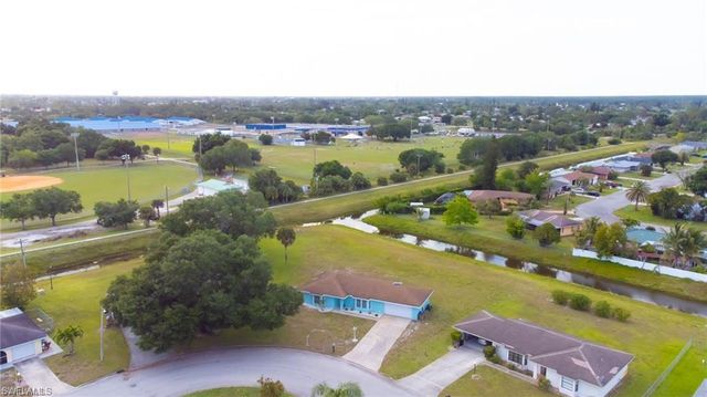 222 Ground Dove CIR, Lehigh Acres, FL 33936