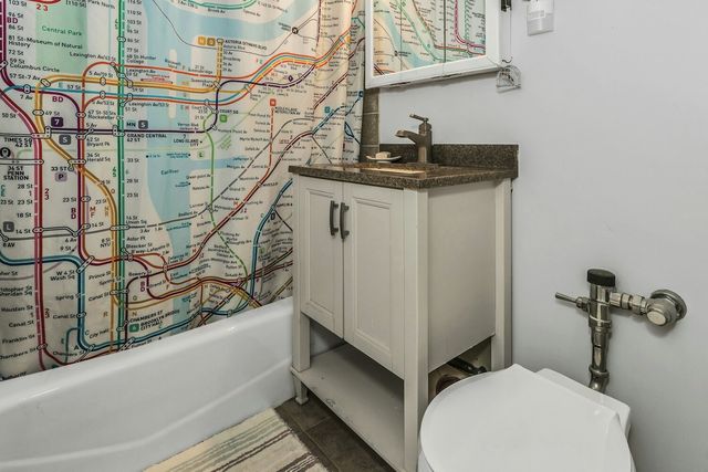 9945 67th Rd Apt 422, New York City, NY 11375