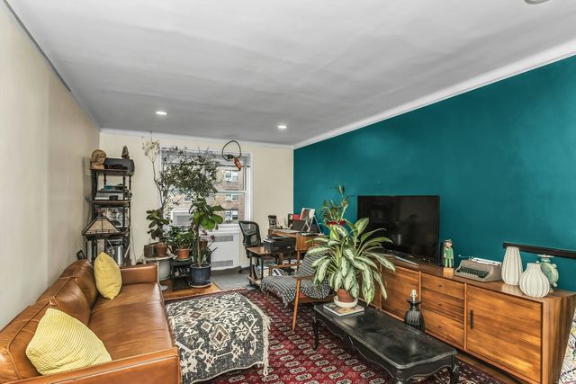 9945 67th Rd Apt 422, New York City, NY 11375