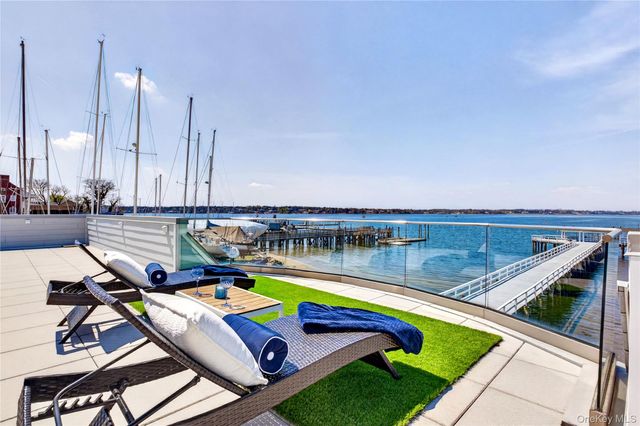 433 Main Street 212, Port Washington, NY 11050