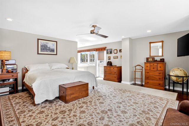 433 Main Street 212, Port Washington, NY 11050