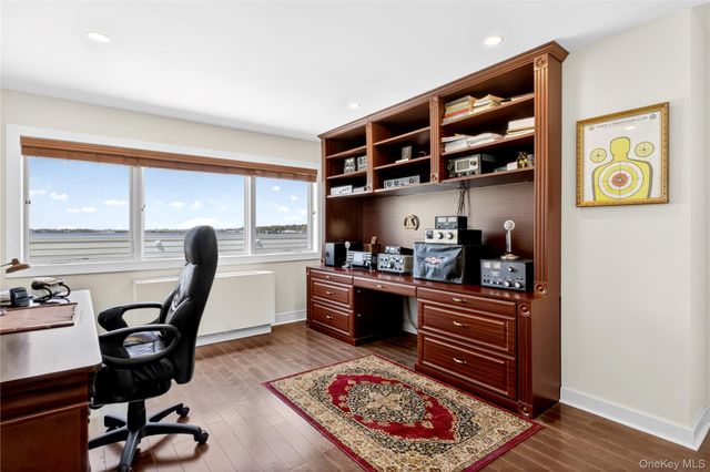 433 Main Street 212, Port Washington, NY 11050