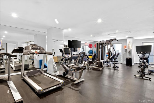 433 Main Street 212, Port Washington, NY 11050
