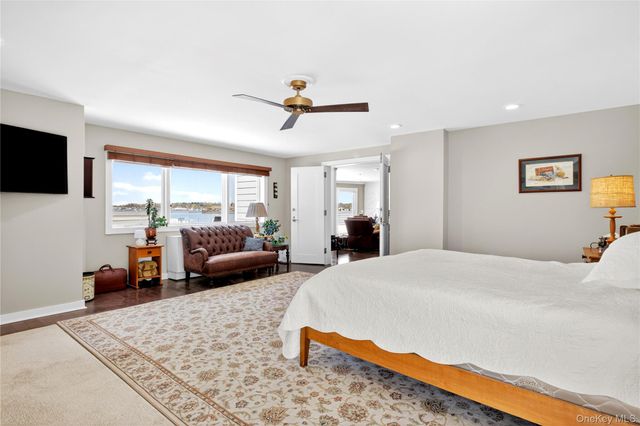 433 Main Street 212, Port Washington, NY 11050