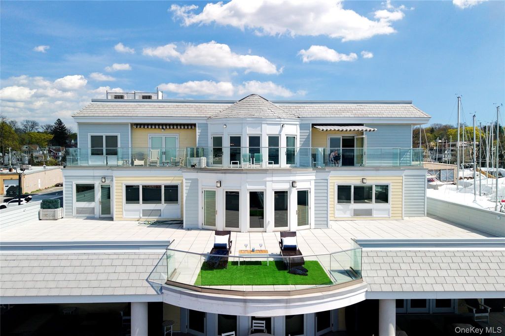 433 Main Street 212, Port Washington, NY 11050