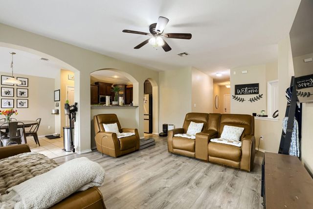 103 Buescher CV, Hutto, TX 78634