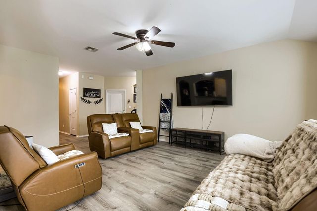 103 Buescher CV, Hutto, TX 78634