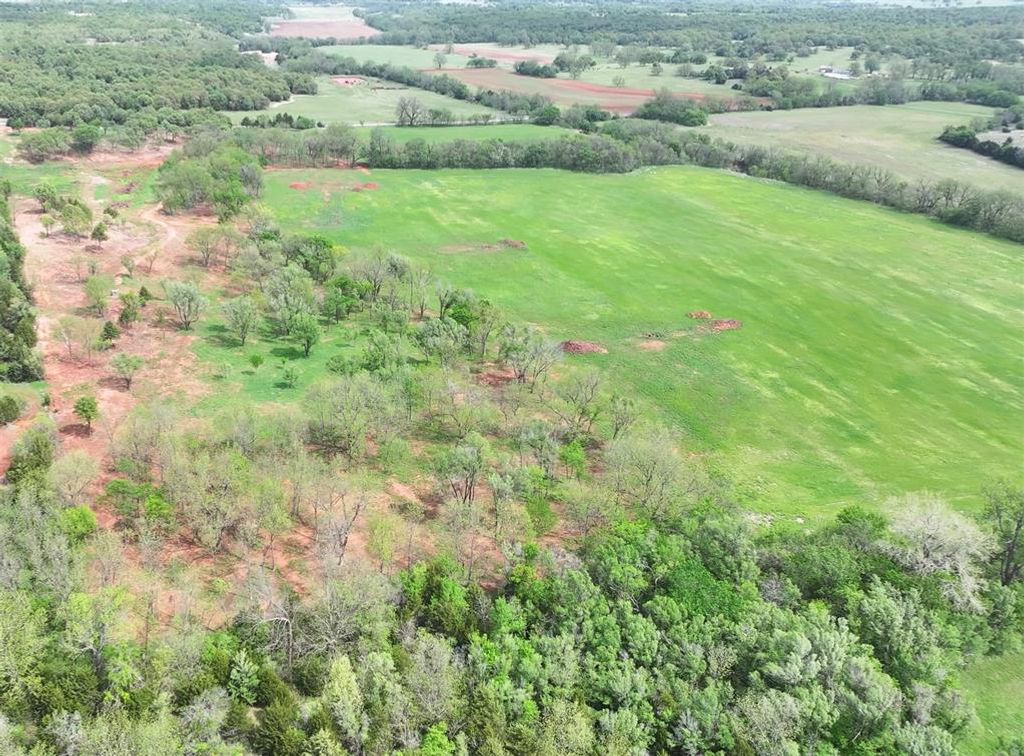8 Wild Horse Creek, Luther, OK 73054