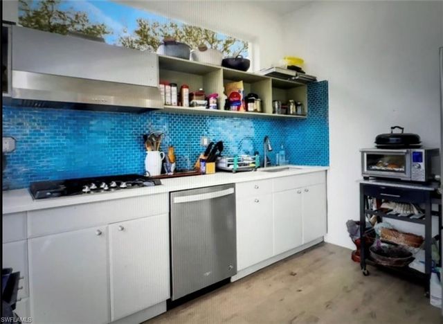 2575 31st AVE NE, Naples, FL 34120