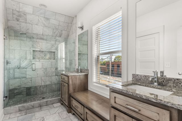 1707 3rd Ave, N, Nashville, TN 37208