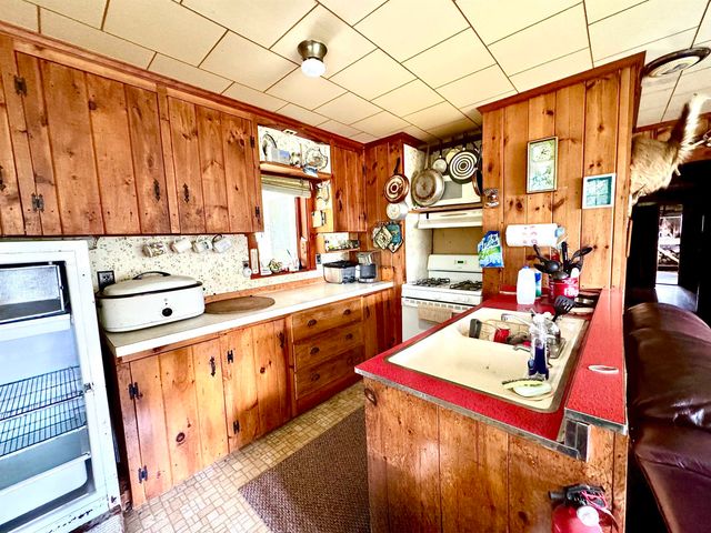 1999 North Main Street, Pittsburg, NH 03592