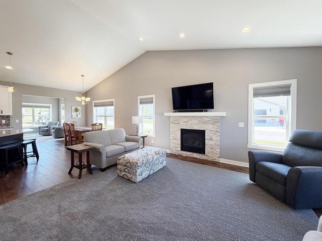 1362 CANDLELIGHT LANE, Fond Du Lac, WI 54935