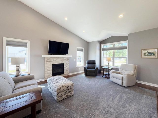 1362 CANDLELIGHT LANE, Fond Du Lac, WI 54935