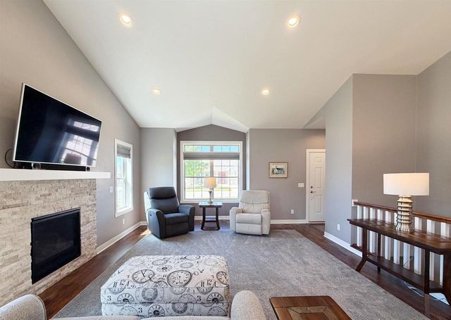 1362 CANDLELIGHT LANE, Fond Du Lac, WI 54935