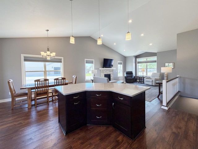 1362 CANDLELIGHT LANE, Fond Du Lac, WI 54935