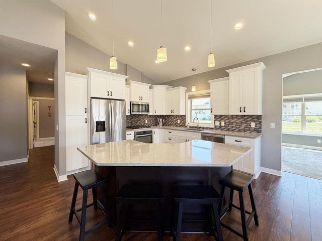 1362 CANDLELIGHT LANE, Fond Du Lac, WI 54935