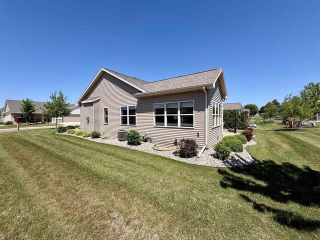 1362 CANDLELIGHT LANE, Fond Du Lac, WI 54935