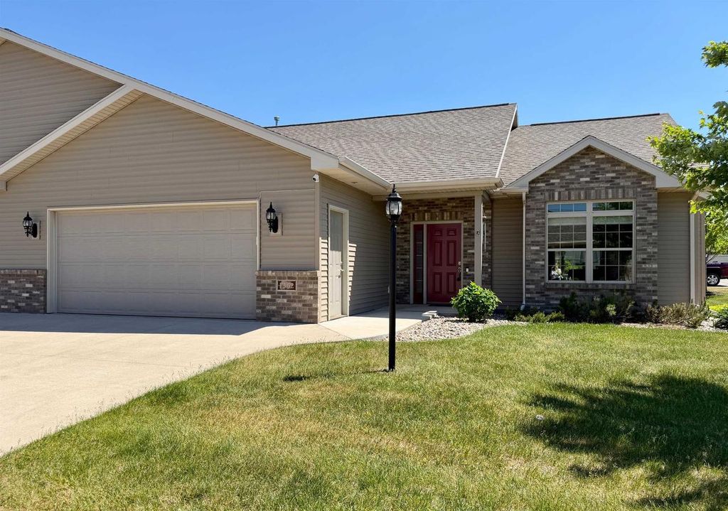 1362 CANDLELIGHT LANE, Fond Du Lac, WI 54935