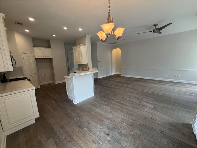 207 Arrowhead TRL, Cedar Park, TX 78613