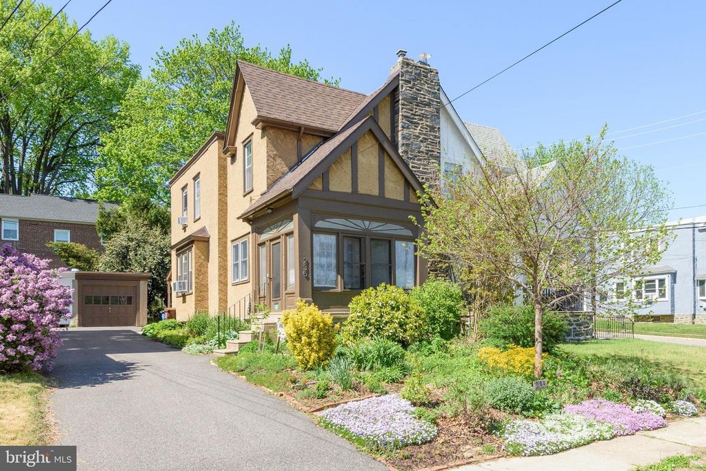 235 W PLUMSTEAD AVE, Lansdowne, PA 19050