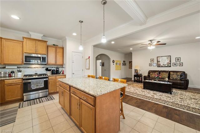 2526 Redwood Hill Court, Kernersville, NC 27284