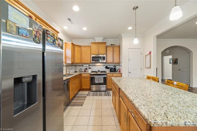 2526 Redwood Hill Court, Kernersville, NC 27284