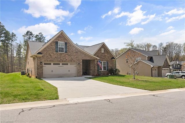 2526 Redwood Hill Court, Kernersville, NC 27284