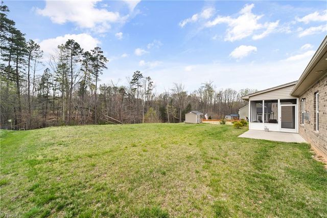 2526 Redwood Hill Court, Kernersville, NC 27284