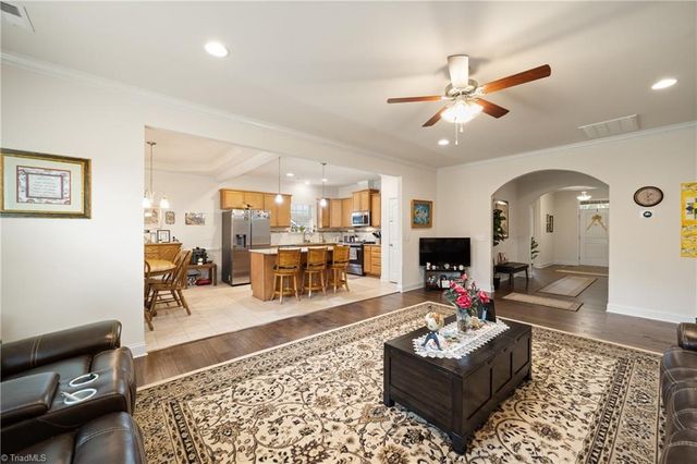 2526 Redwood Hill Court, Kernersville, NC 27284