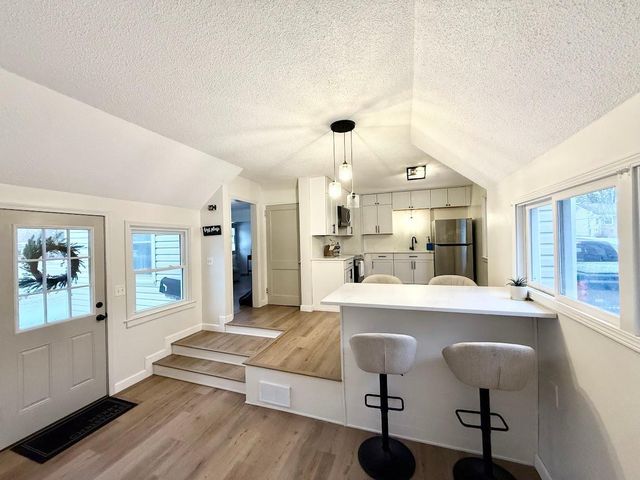 1224 Winnetka Avenue N, Golden Valley, MN 55427