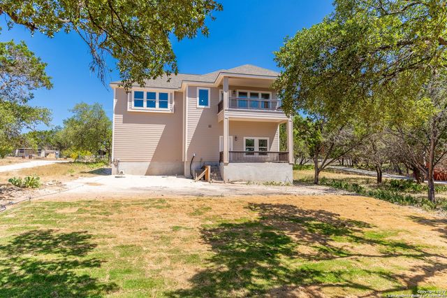 677 CIRCLEVIEW DR, Canyon Lake, TX 78133