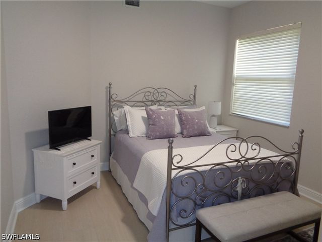558 Vintage Reserve LN B, Naples, FL 34119