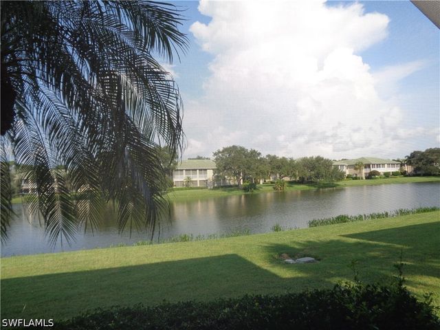 558 Vintage Reserve LN B, Naples, FL 34119