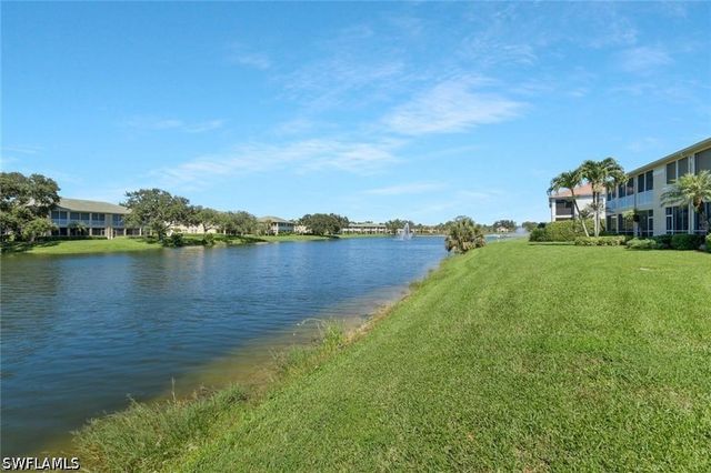 558 Vintage Reserve LN B, Naples, FL 34119