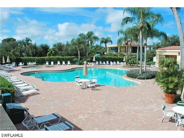 558 Vintage Reserve LN B, Naples, FL 34119
