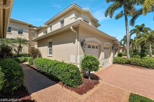 558 Vintage Reserve LN B, Naples, FL 34119