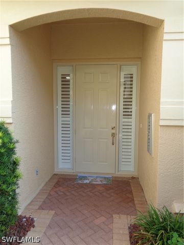 558 Vintage Reserve LN B, Naples, FL 34119