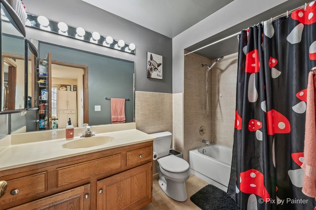 1354 N Sterling Avenue 103, Palatine, IL 60067