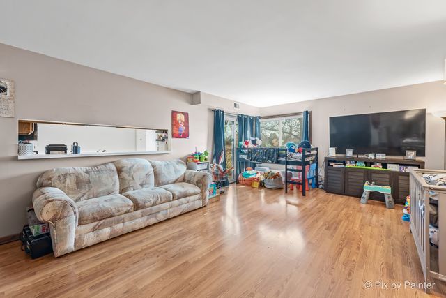 1354 N Sterling Avenue 103, Palatine, IL 60067