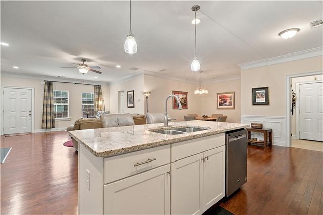 341 Villa Park Circle, Stone Mountain, GA 30087