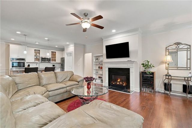 341 Villa Park Circle, Stone Mountain, GA 30087