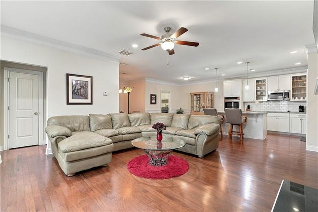 341 Villa Park Circle, Stone Mountain, GA 30087